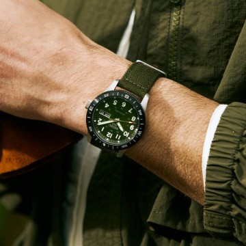 SEIKO 5 SPORTS FIELD 41 MM NYLON Esf. CAQUI