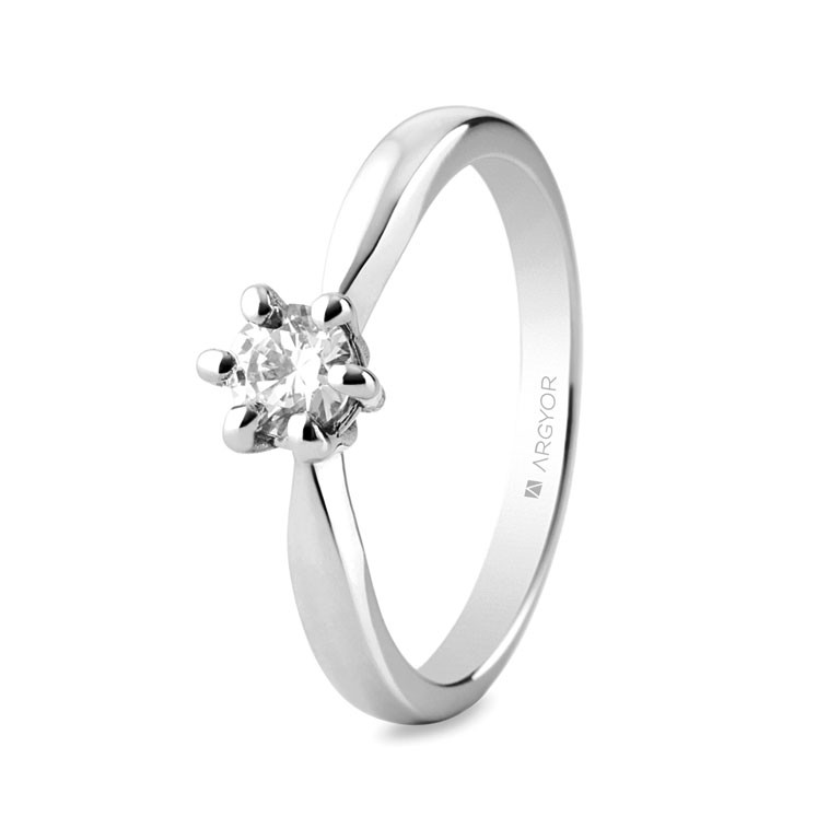 Sortija de compromiso de oro blanco y diamante con seis garras